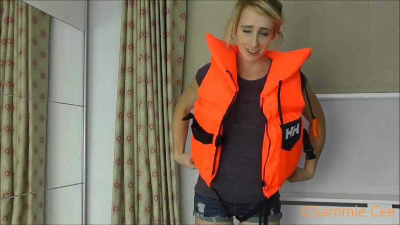 Sammie Cee: Chaqueta de vida helly Helly
