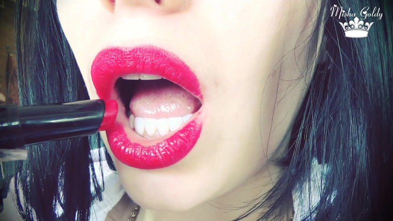 Goddess Misha Goldy: Labbra rosse viziose che prendono in giro