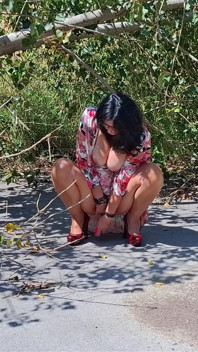 chodne laayak randi jangal men charamsukh leti pakri gee
