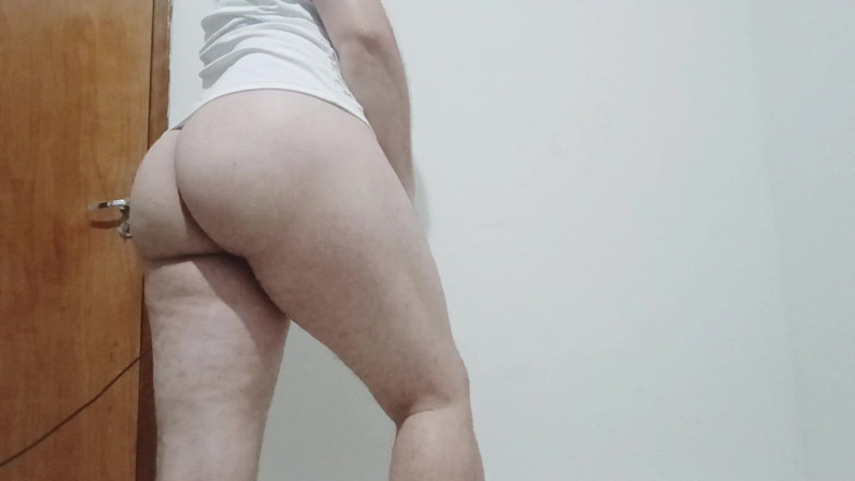 amateurbrazilian: 빅 엉덩이 - 인터넷에서 백인 엉덩이를 보여주는 펨보이