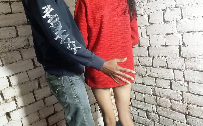 Shivanibaby: Fute-o pe sora mea vitregă în haine goale