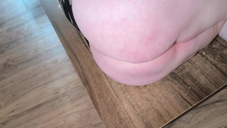 Bouncy Tits Action: Oil Labia and Then Beat Red