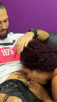 Milf excitată adoră să o penetreze fără prezervativ