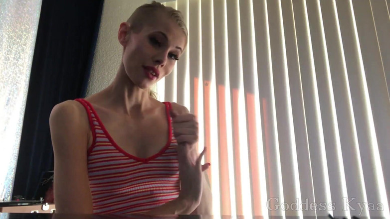 Kyaa Chimera: Spicy Chicken and Noodles Muckbang