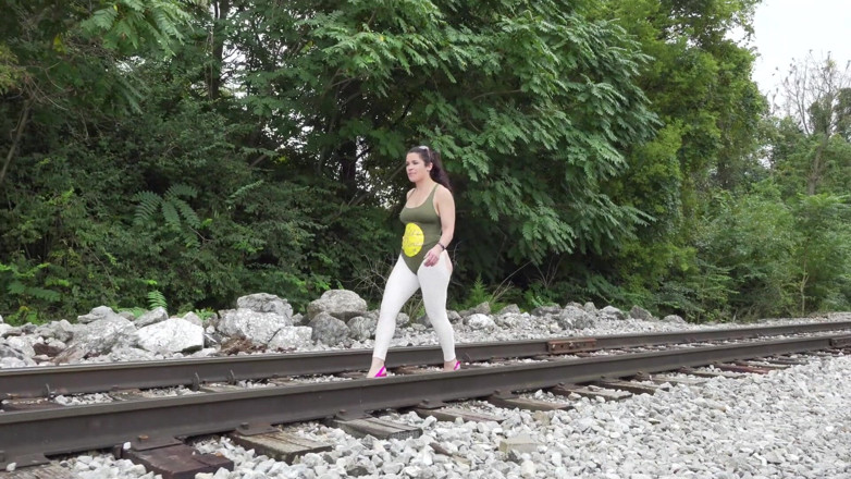 Sammi Starfish: Flashing buttless leggings