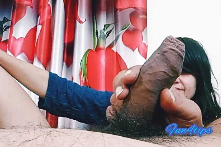 Bolly Karma: Prsatá děvka uděluje milenci jednoduchý pohled