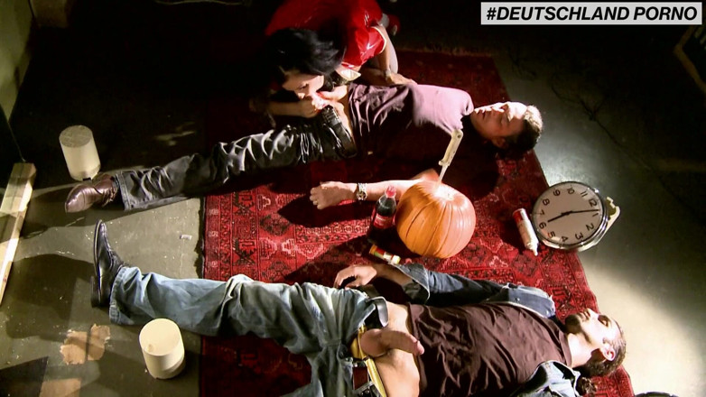 Absolute BDSM: German BDSM - Latex nurse threesome