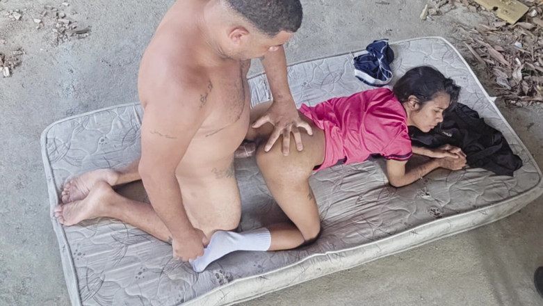 Bebes vagabundas: Sesso 100% anale in terrazza