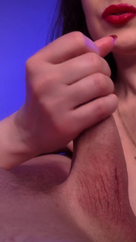 16 Minuten Puur Plagen: Rood Topje, Gescheurde Spijkerbroek En Een Kloppende Release