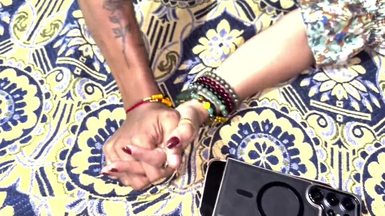 Baby Tina: Rahul y Tina en romance completo después de mucho tiempo...