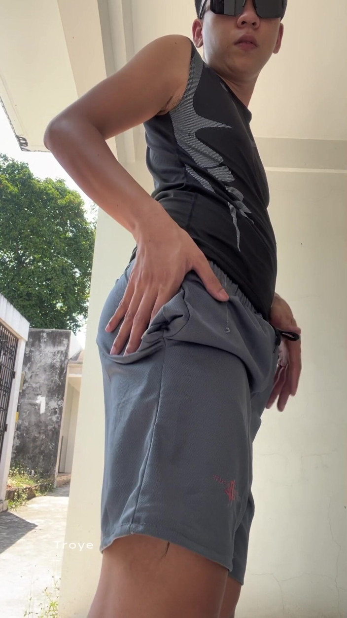 Troye_AsianPinoy: tang jim poshaak mujhe bahut viry nikaalti hai