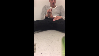 PvssyHvnter: Hampir ditangkap melancap di bilik air pejabat!