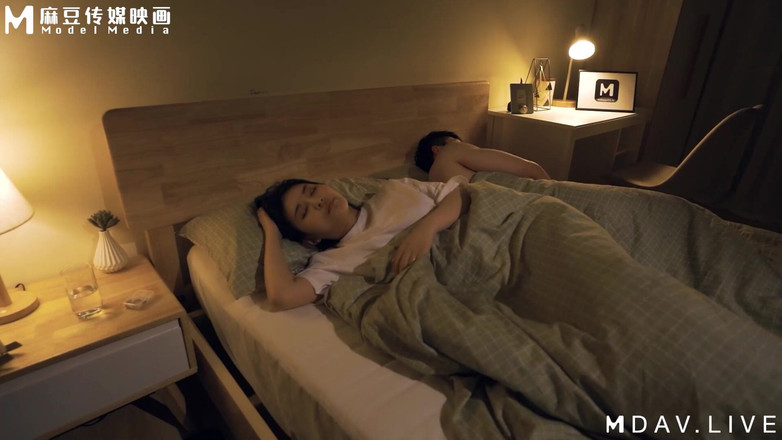 ModelMedia Asia: Man-0006 micul meu iubit câine de lapte