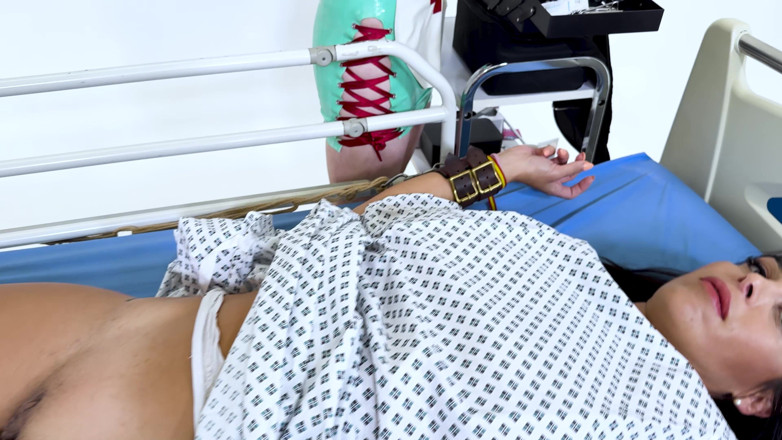 Latina Fetish: Lateks Medical Play: Latina w Powściągliwości, Zakneblowany i Made to...