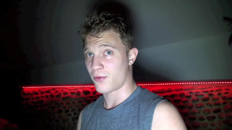 French Twinks Amator videos: Curvă franceză arabă se fute cu blonda de top în jacuzzy
