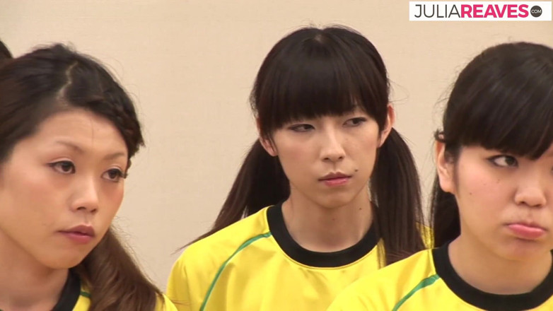 Japanese Cheats: Chica peluda recibe corrida en el coño después de chupar...