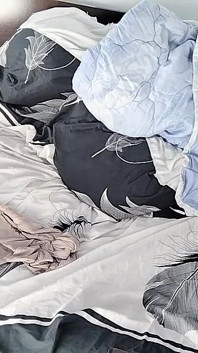 오르가즘을 느끼는 아마추어 마누라 털이 무성한 라틴 보지, 큰 엉덩이.