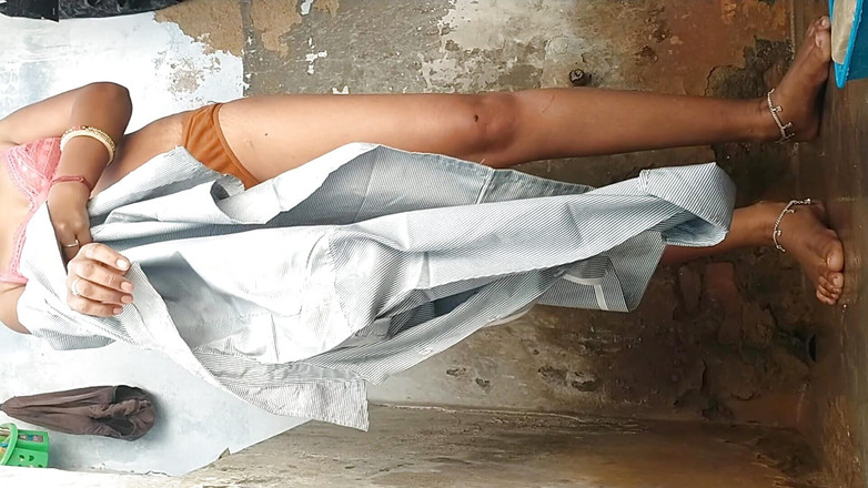 Rakul008: Stiefbruer erwischt beim nike-bad allein stiefschwester