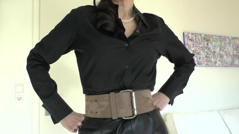 Lady Victoria Valente: Cinturones anchos y apretados parte 78 Lady Victoria Valente