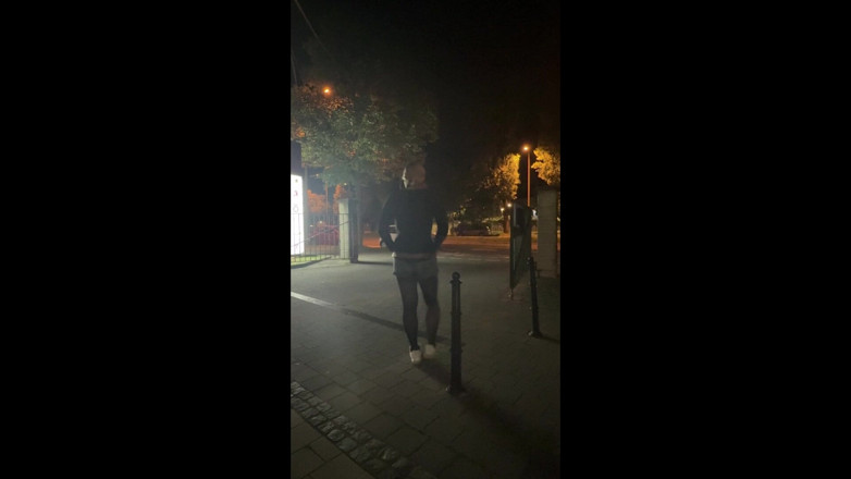 SissyDaniella: Sissy reitet dildo draußen