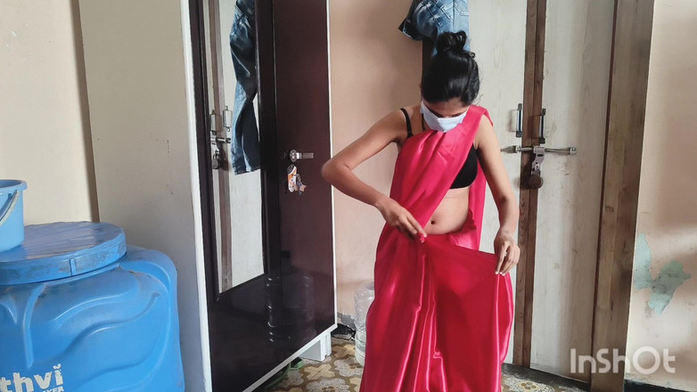 Desishycouple: Desi India si cambia i vestiti davanti a Devar.