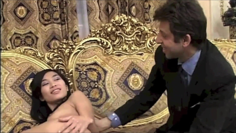 Inhonorof porn: Asijská Dívka V Prdeli BBC, Zatímco Voyeur Se Dívá