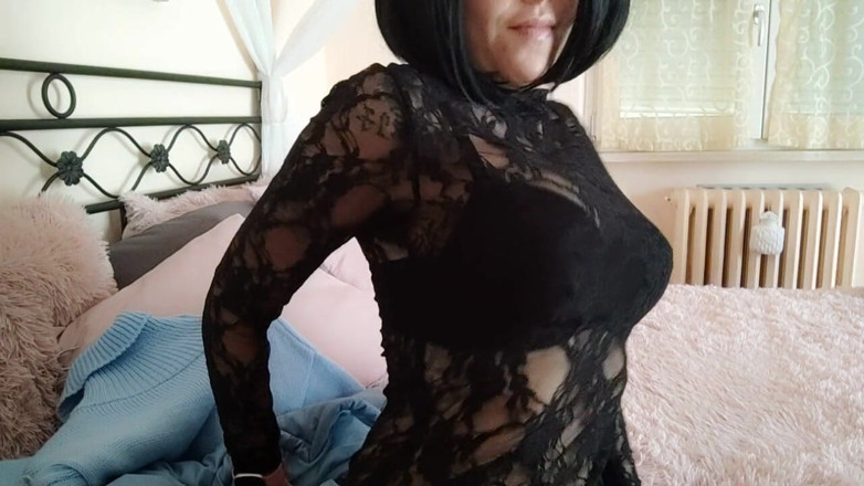 savannahamatoriale: Renda hitam panas