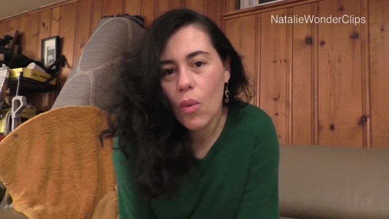 Natalie Wonder: 継母は義理の娘にいくつかのいたずらなゲイの遊びを見せています