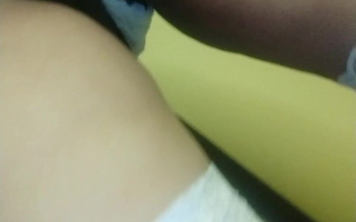 Carla Villalobos: Istri hot lagi asik masturbasi sampai muncrat