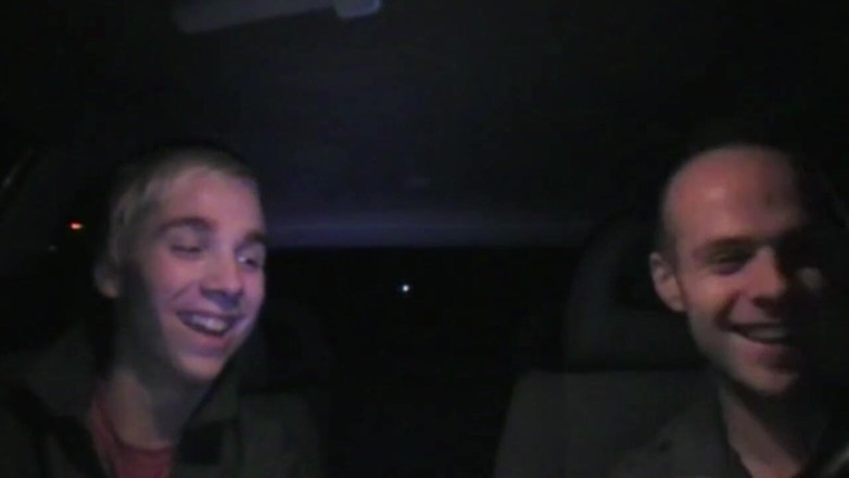 EXHIB BOYS: Rubia twink follada por su mejor amigo en exhib por...
