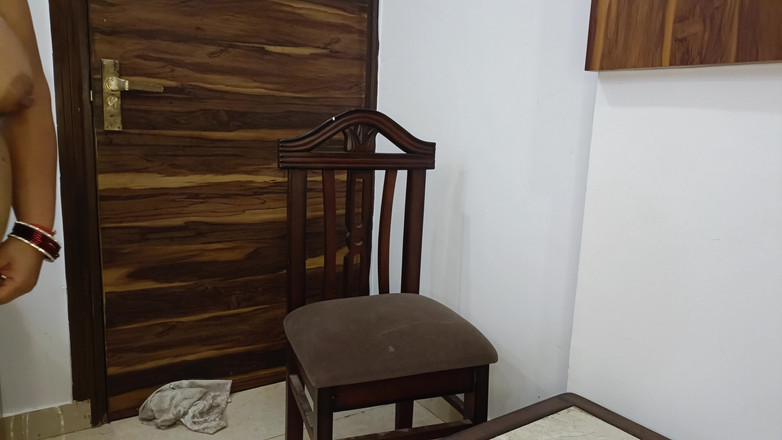 Desihoneycouple: 호텔에서 남편과 섹스하는 푸자 바비