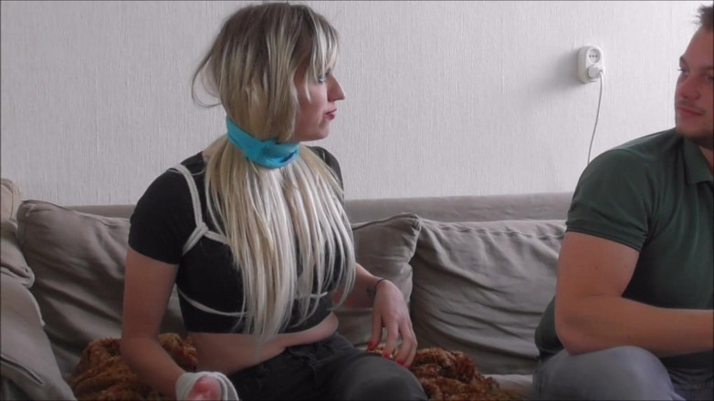 Restricting Ropes: Julie Vega - irytująca dziewczyna HD