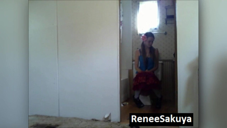 Renee Sakuya: Siusiu w całym pokoju