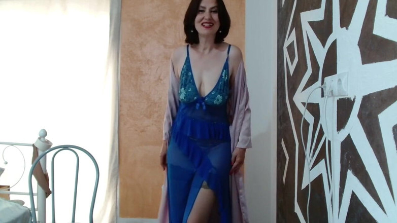 ANGELA_LADY: Bạn nhìn vào âm hộ của một máy bay bà già...