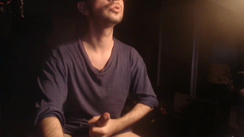 Alex Metallov: Pertunjukan webcam gadis hot ini lagi asik mainin kontolnya di...