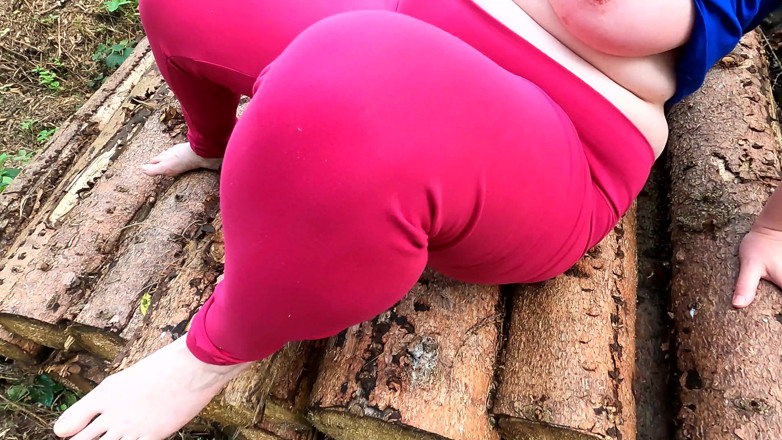 Bouncy Tits Action: Lie Down on the Tree Trunk with Your Bare Torso