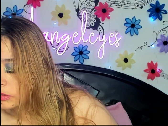 Angel eyes studio: Sväljer klibbiga grodor! Kameran inuti mig
