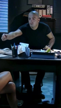 Isteri seksi menggoda penyiasat persendirian