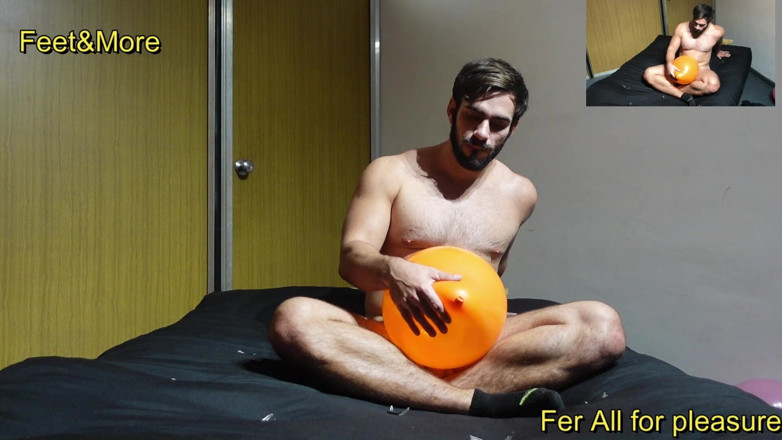 Fer All for pleasure: Maximo Is Starting Playing with Balloons Split Screen Version