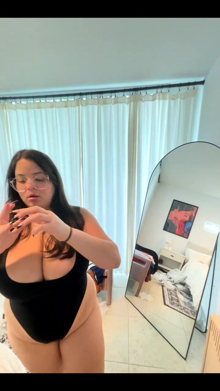 Dani Valentina: Ragazza formosa spessa - Prova su haul (edizione vacanza)