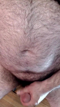 Bullmusclejoe Uses His Friends Dildo to Taste His Own Ass!