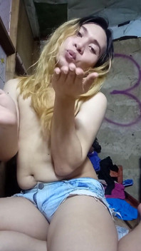 ฉันเป็นแบบนี้มาตลอด แค่เพื่อให้พ่อๆ ของโลกนี้สังเกตเห็น