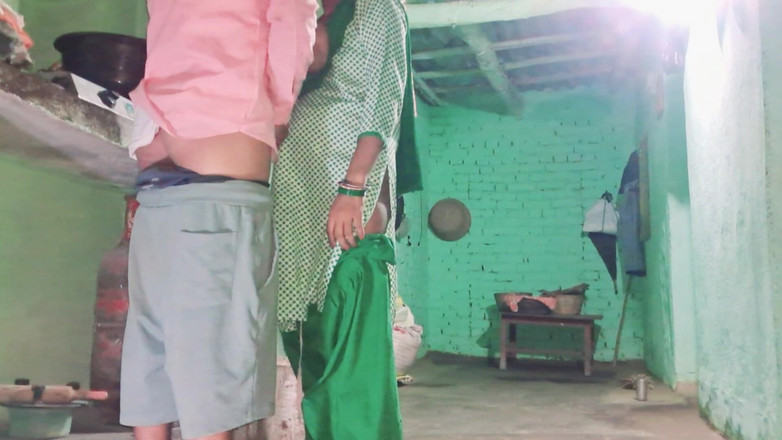 Trilokinath: インド系の大学生の女子が義理の兄弟の友人に激しくセックスされる