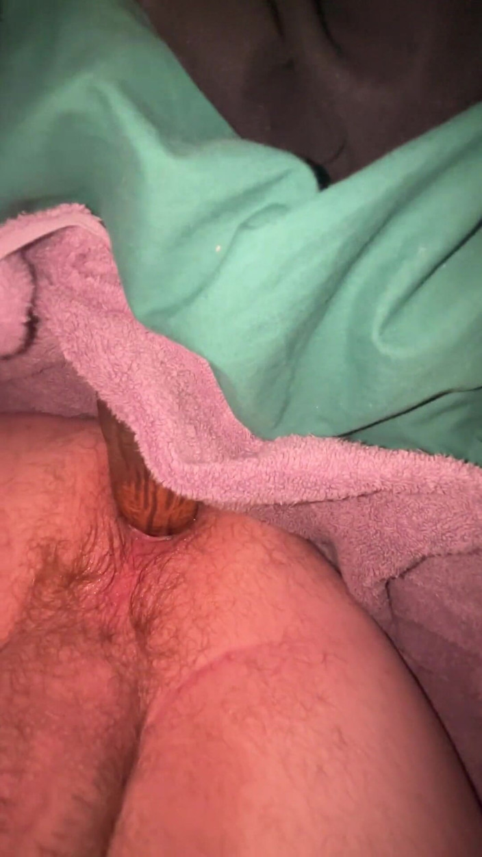 Bigwhitecock: ยัดดิลโด้สองตัวในตูดฉัน