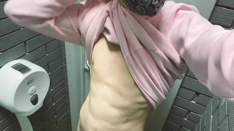 Redbearboy: WC onani