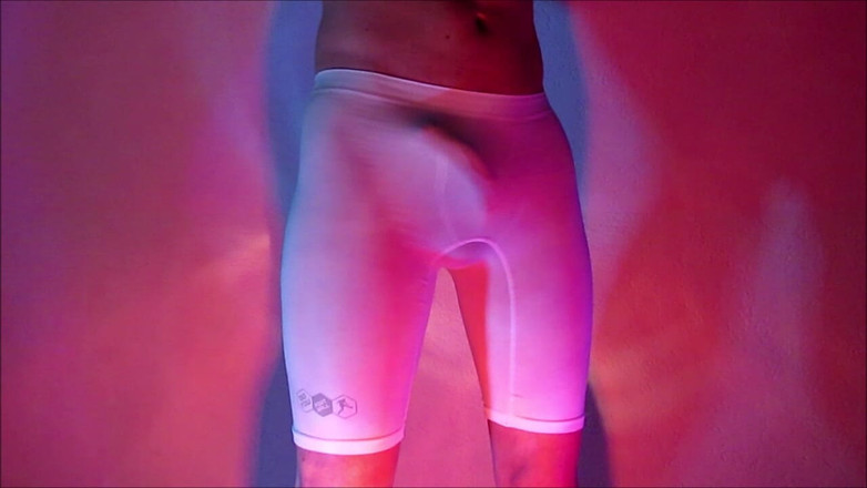 TheOldBigThing: Растущий монстр в колготках - Мой выпуклость стояка