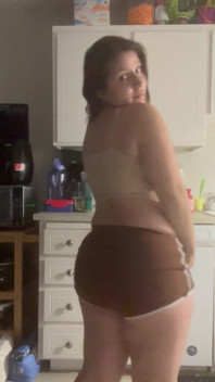 Showing off My Pregnant Figure
