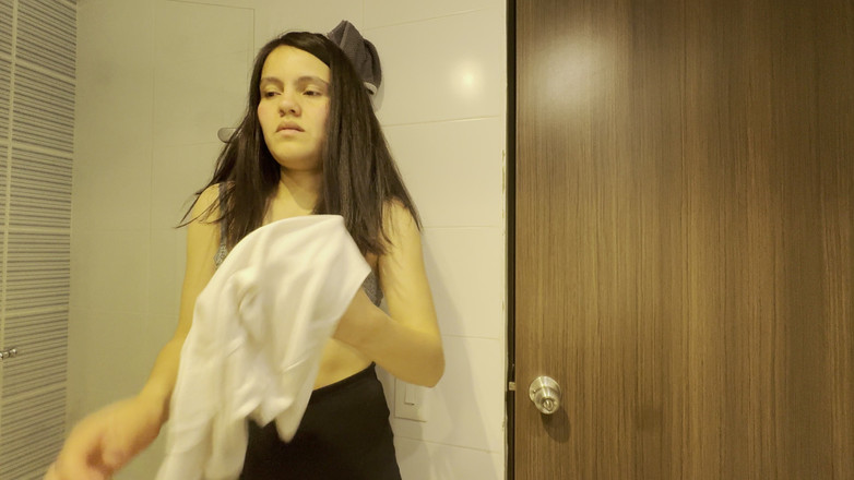 scarlettandc: Ha Accennato Al Mio Coinquilino Che Facciamo Sesso