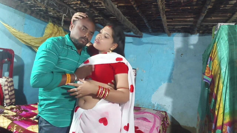 Sona bhabhi: Hot Indian Desi Bhabhi Romance and Kissing Scenes and Fucked...