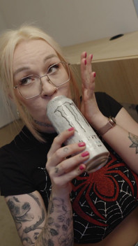 Alt Girl Step Mom with Massive Tits Uses the Spider Shirt as Bait Then Takes a Creampie on the Only Bed